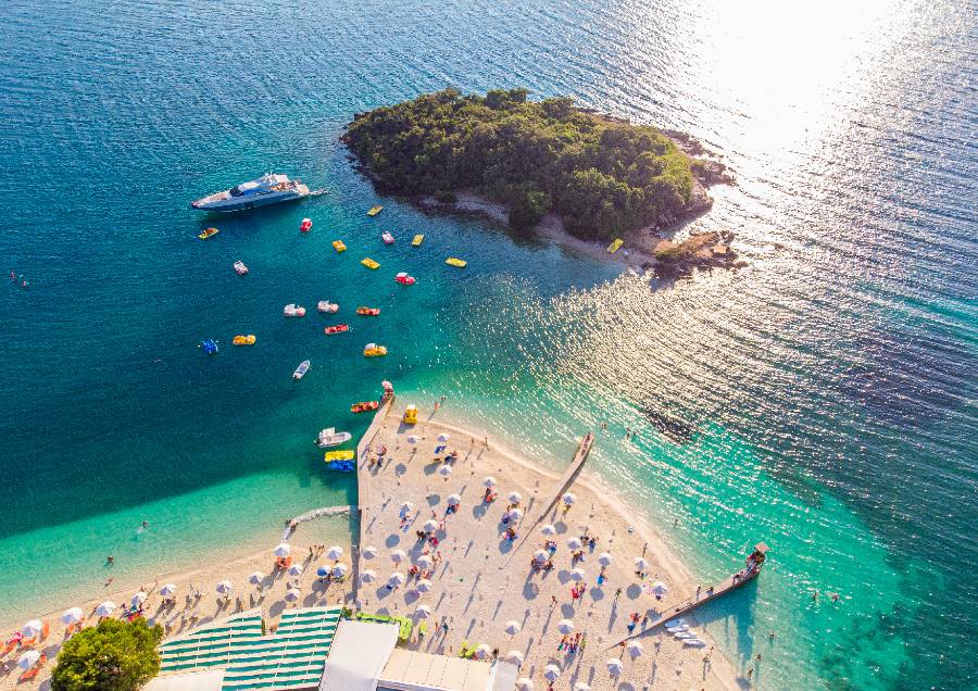 Бора Бора, Ксамил плажа во Албанија